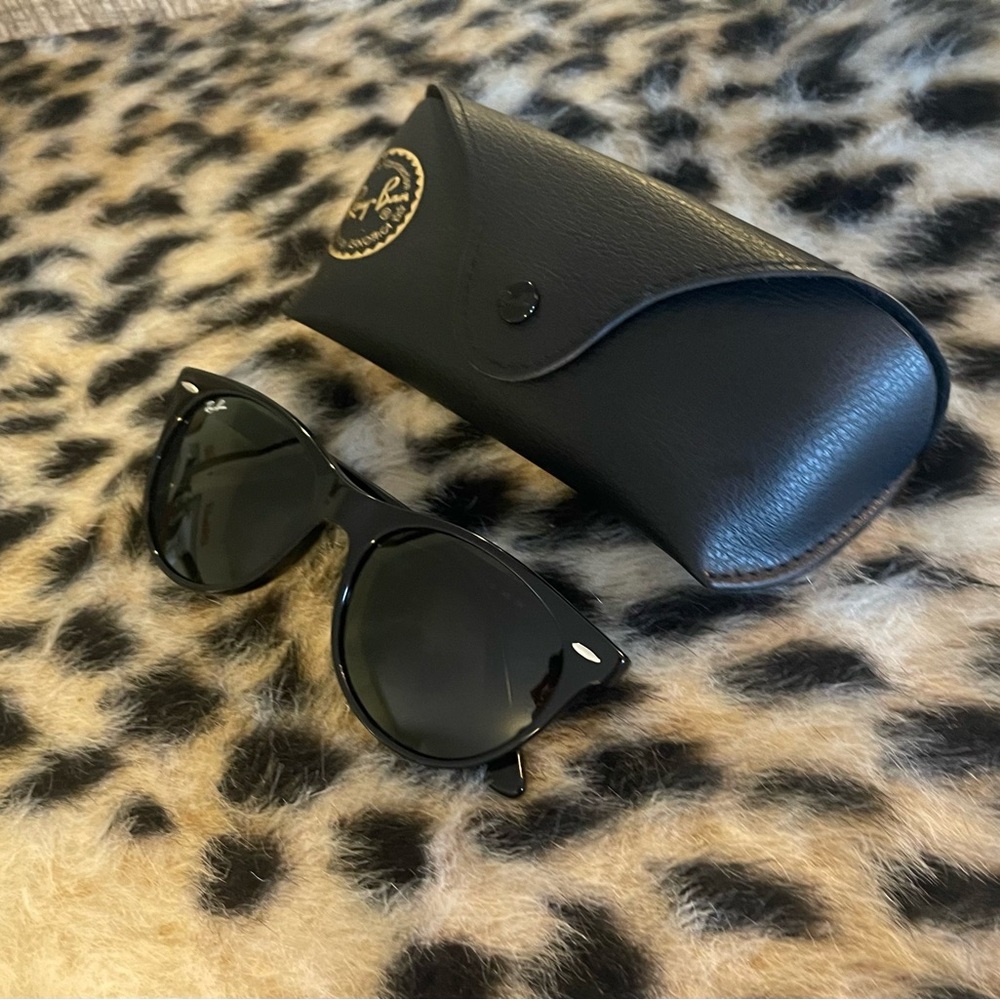 Ray-Ban Classic Black Sunglasses with Leather Case